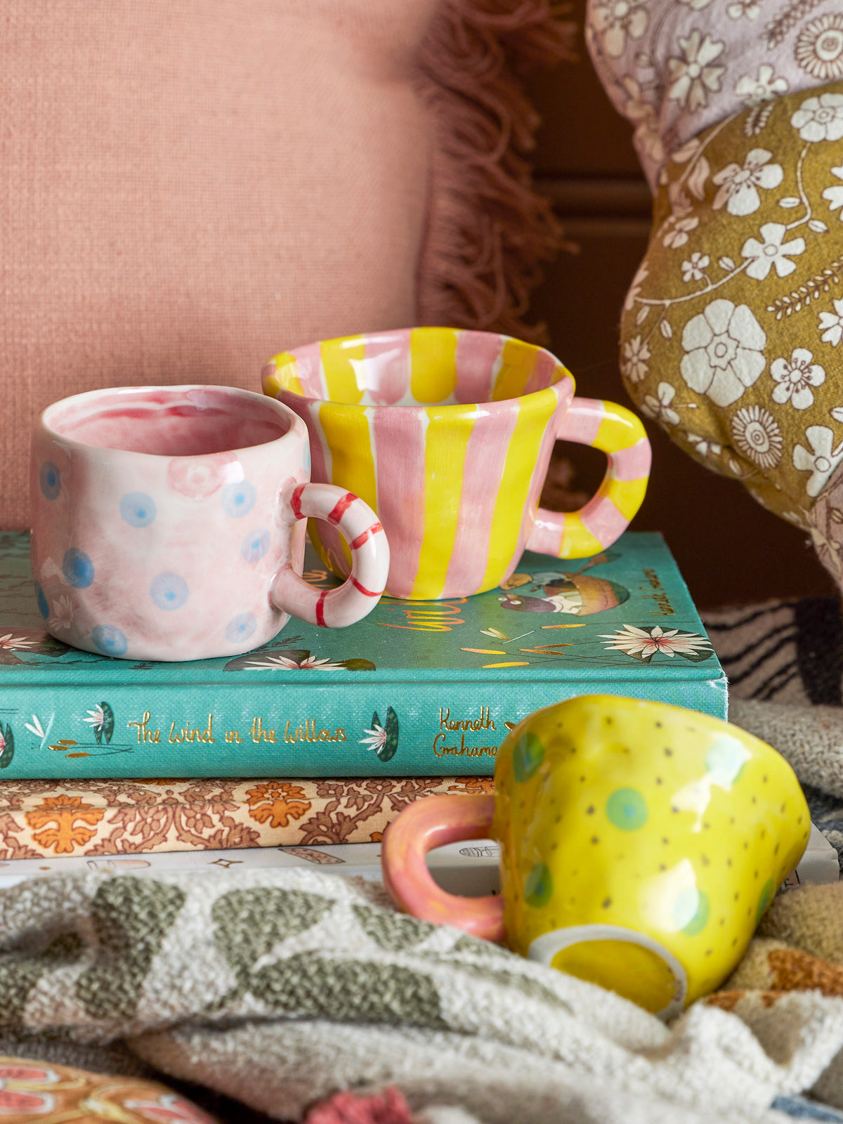 Wohnaccessoires Rose Nini Mug – bunte Streifentasse