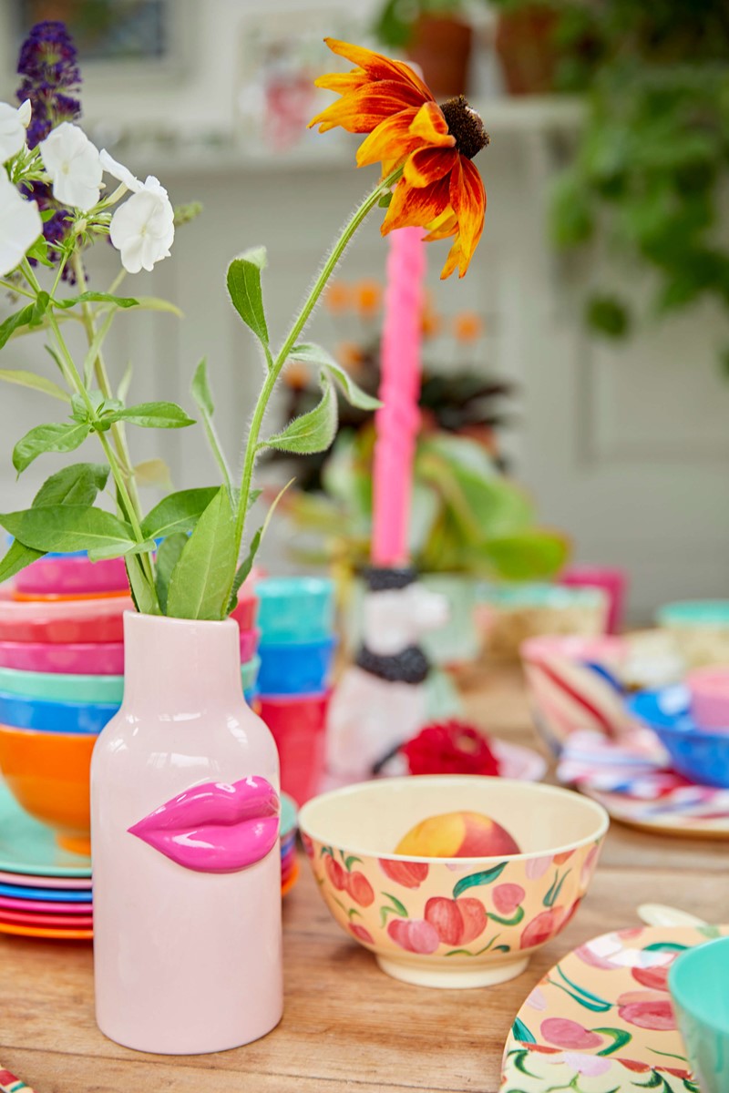  Stylische Lippenvase in Fuchsia als Deko-Highlight